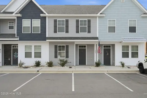 202 Sandy Cove Lane, Sneads Ferry, NC 28460