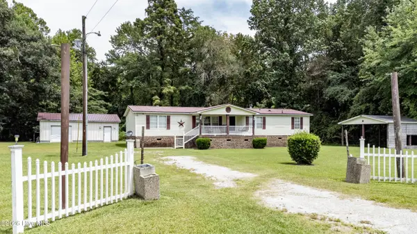 86 Mel Lane, Washington, NC 27889