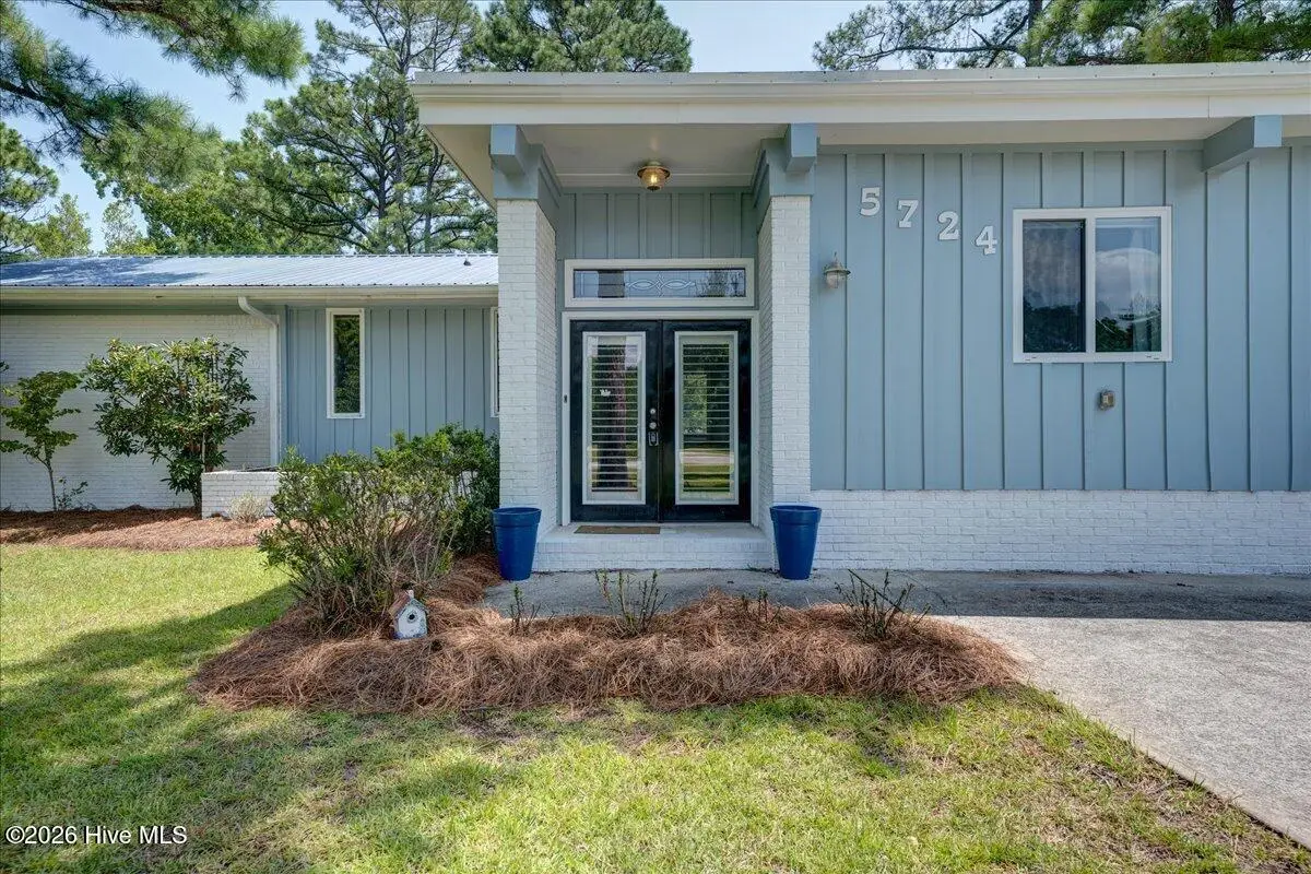 5724 Gondolier Drive, New Bern, NC 28560 - #1