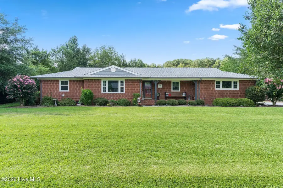 217 E Henry Street, Atkinson, NC 28421 - #3