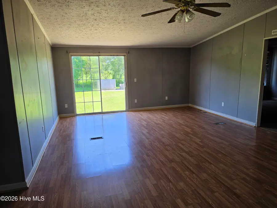 1142 E Nc 102 E, Ayden, NC 28513 - #3