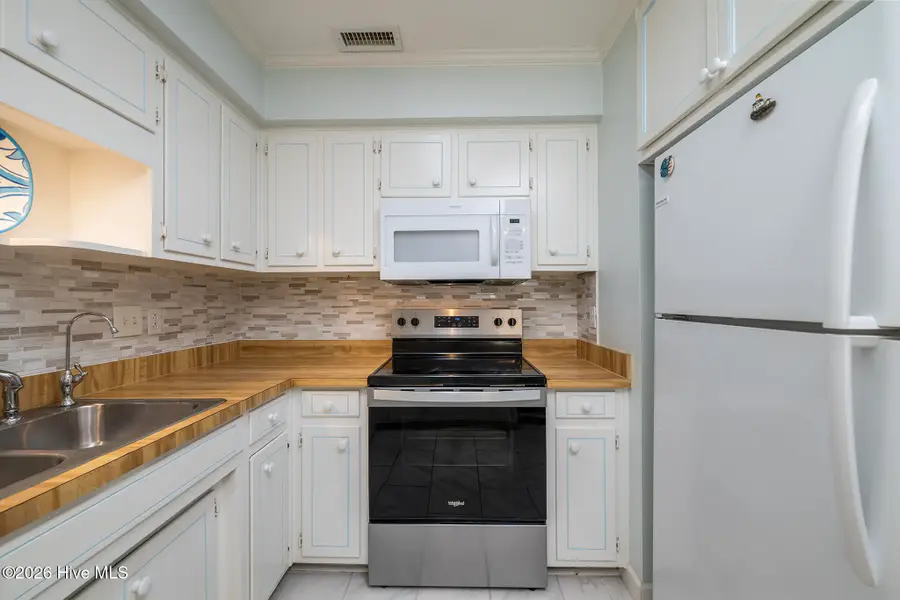 118 Ashley Place, New Bern, NC 28562 - #3