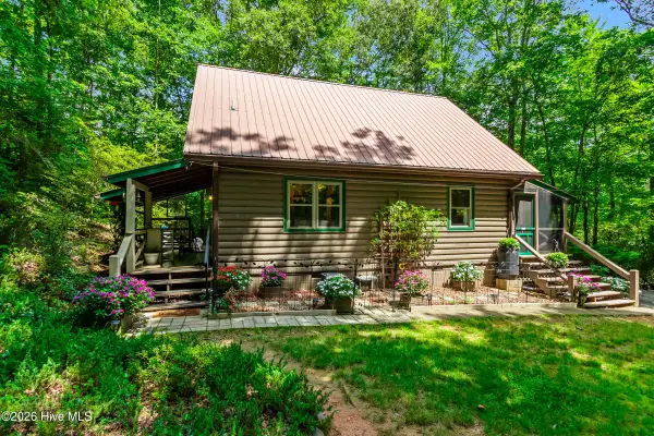 317 W Hills Drive, Murphy, NC 28906