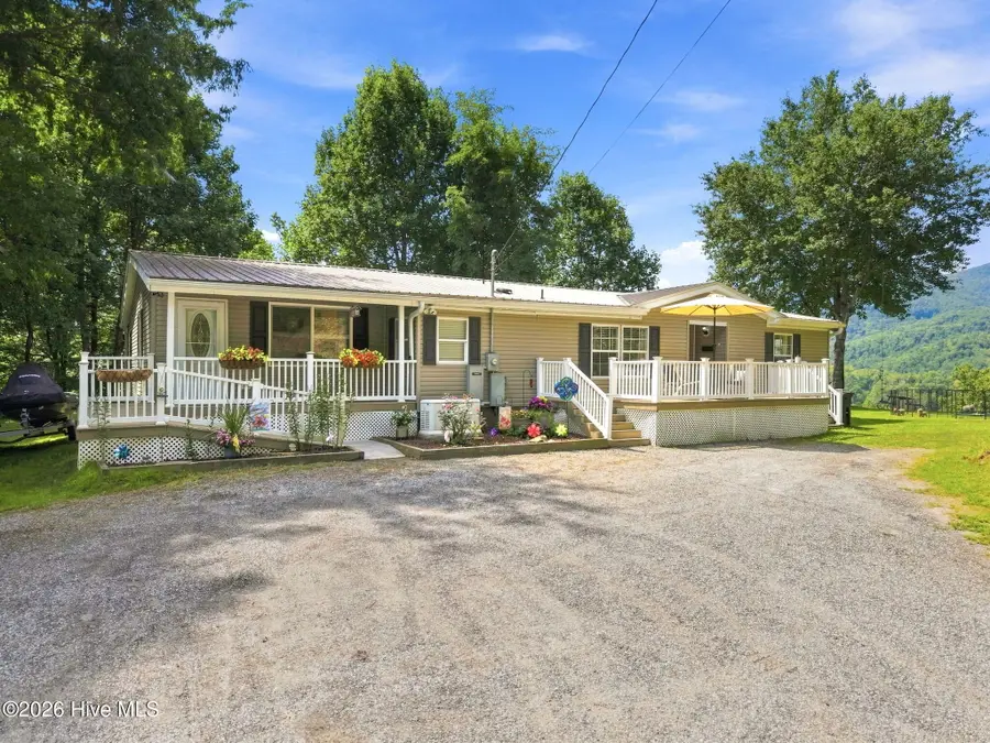 4 Sunset Farms Road, Whittier, NC 28789 - #3