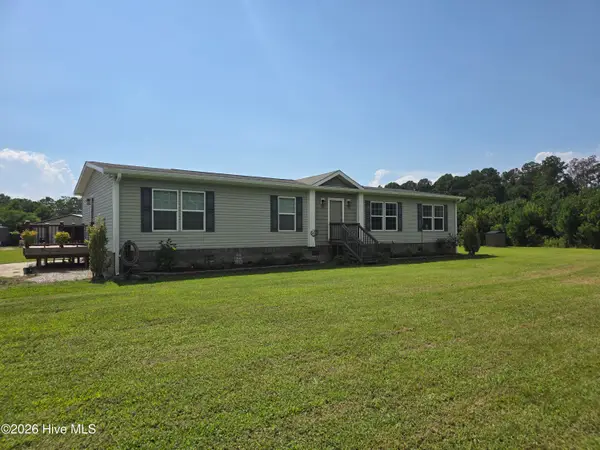 873 Pameter Road, Hallsboro, NC 28442