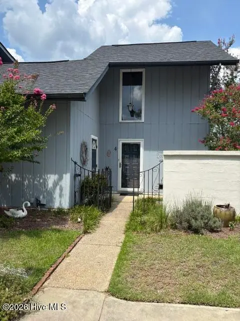 4 Foxhill Circle, Foxfire Village, NC 27281