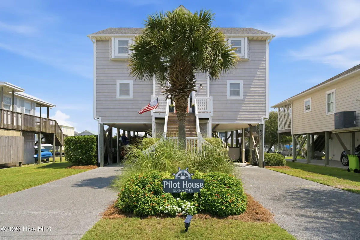 922 Broadway Street, Surf City, NC 28445 - #1