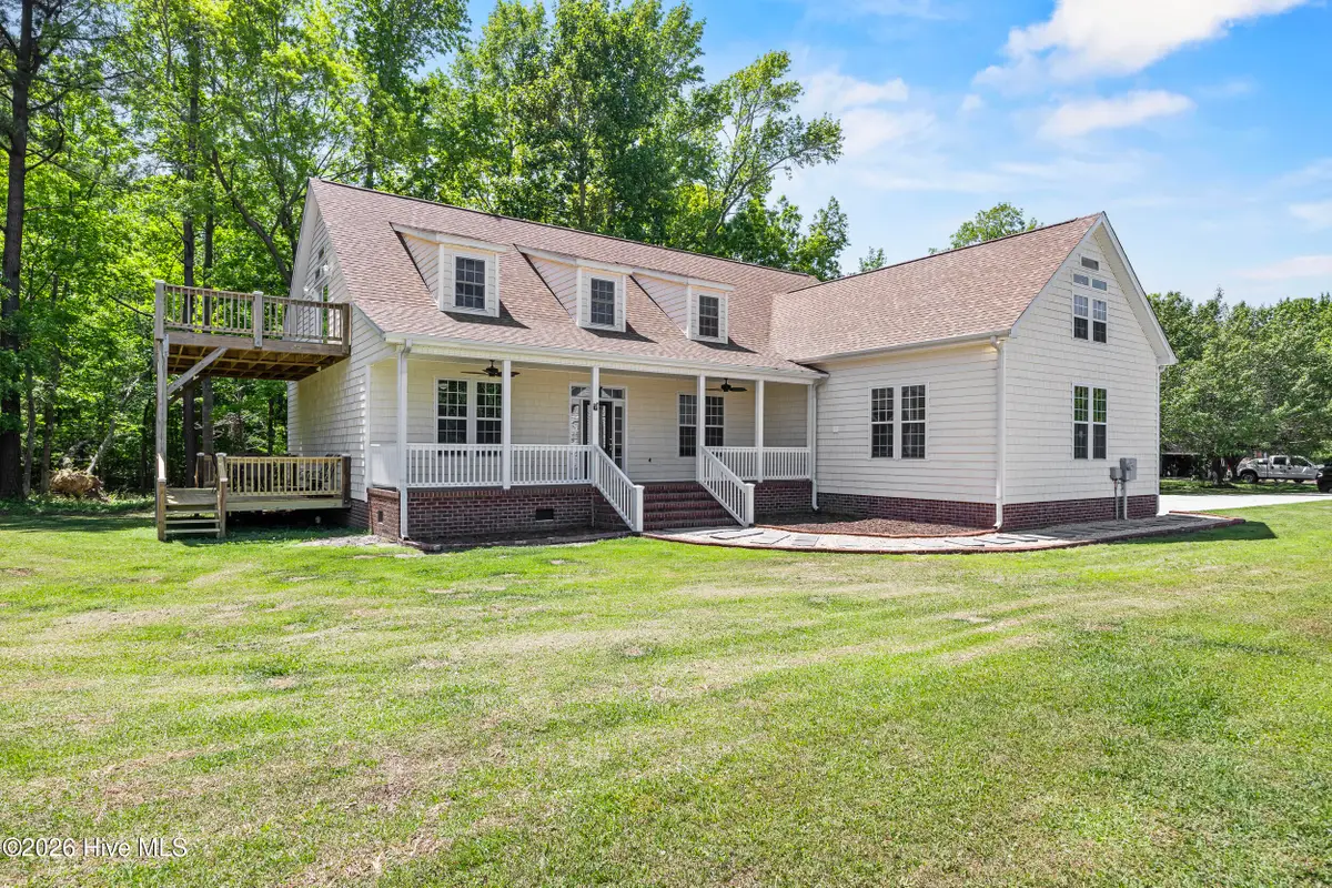 905 Charleston Place, Sneads Ferry, NC 28460 - #1