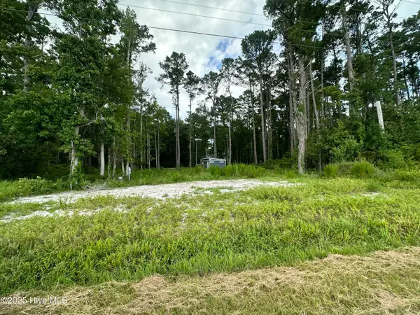 690 Oriental Road, Oriental, NC 28571