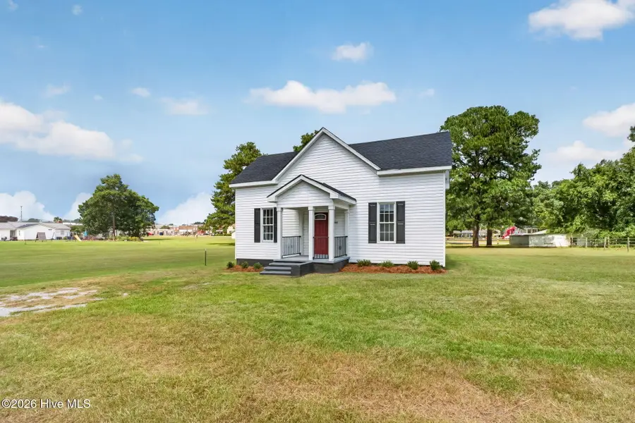 305 E Harnett Street, Benson, NC 27504 - #2