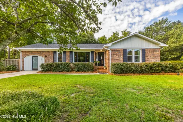 38 Pelican Point Road, Wilmington, NC 28409