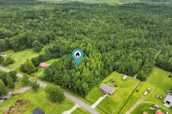 711 Lee Road, Maple Hill, NC 28454