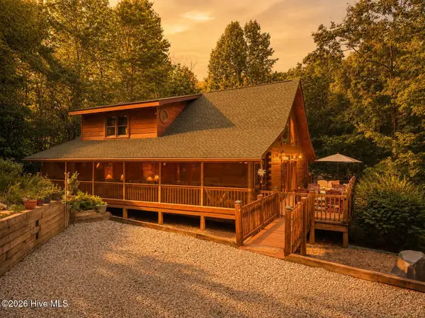 314 Carringer Road, Robbinsville, NC 28771