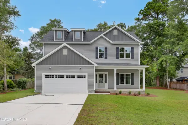 1320 Chadwick Shores Drive, Sneads Ferry, NC 28460