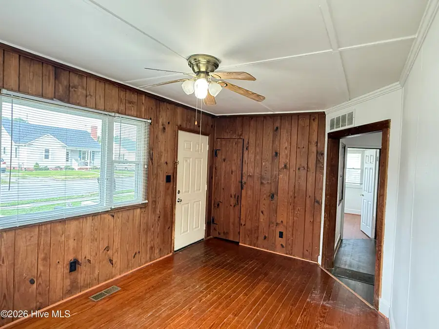 1011 Maple Street, Elizabeth City, NC 27909 - #2