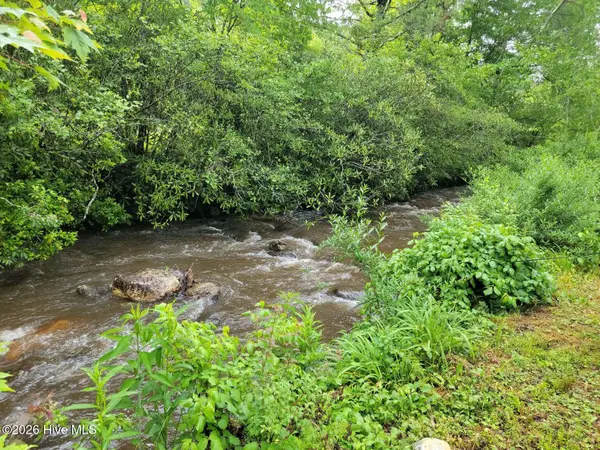 1215 Davis Creek Road, Murphy, NC 28906
