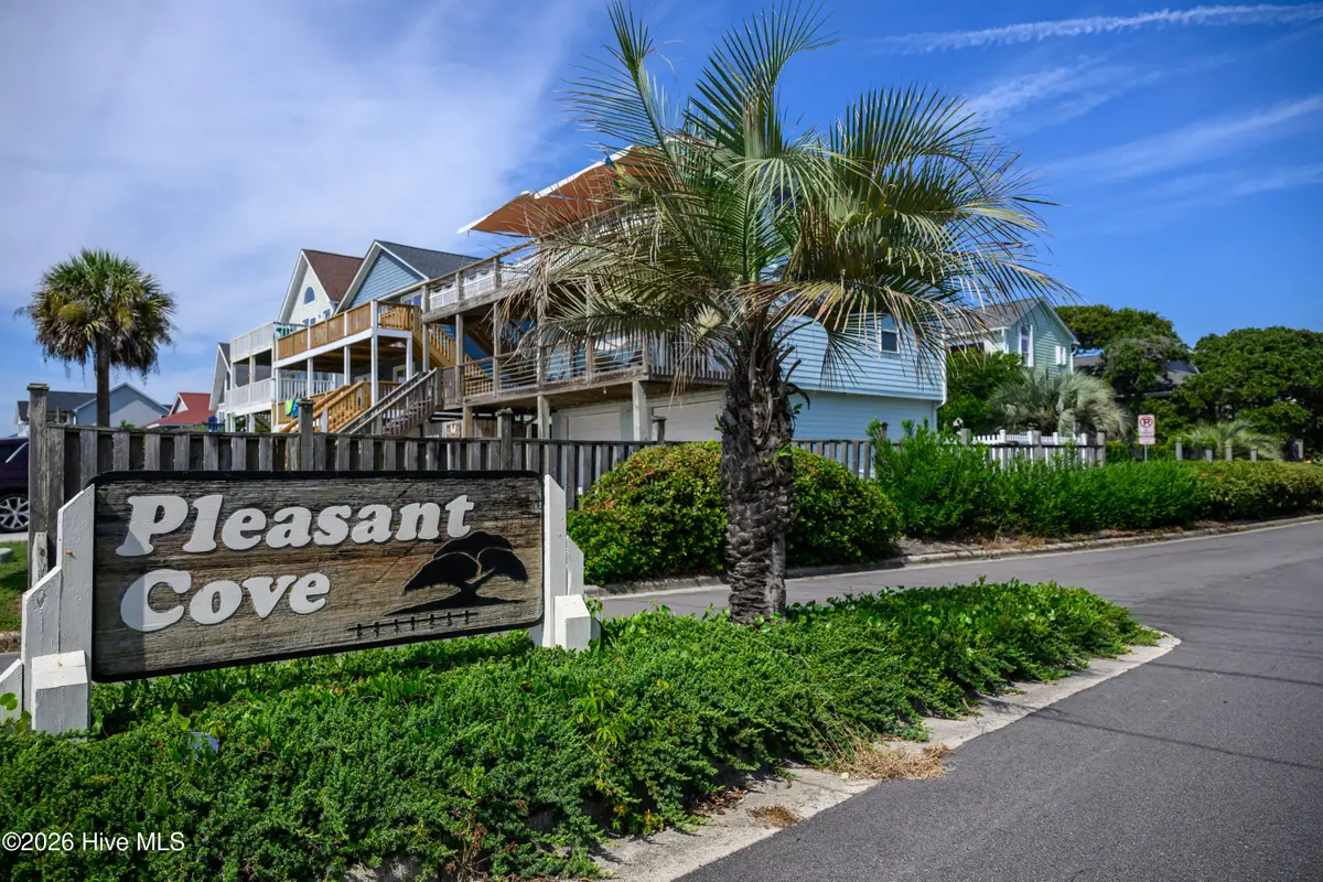 34 N Oak Court, Surf City, NC 28445 - #1