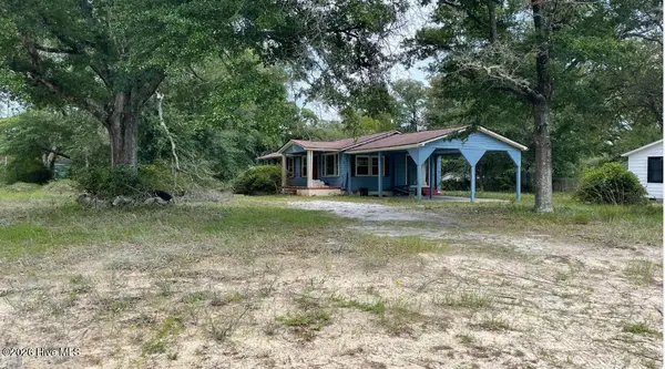 415 W Owens Street, Southport, NC 28461