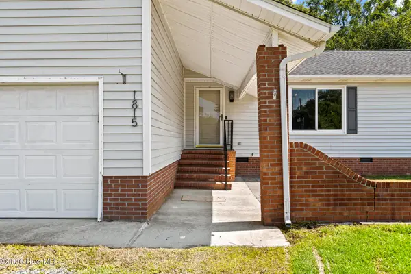 1815 Watts Landing Road, Hampstead, NC 28443