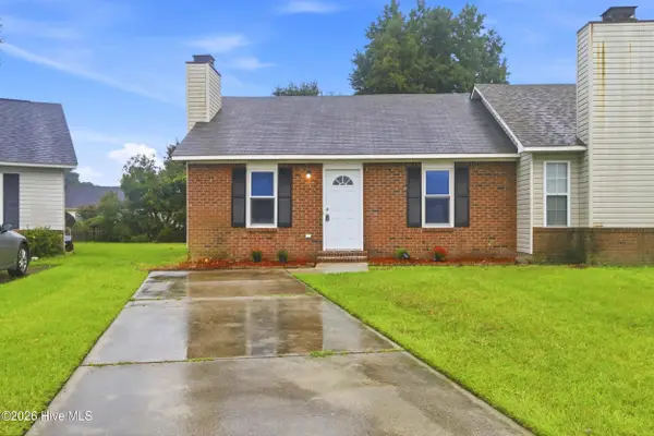 125 Live Oak Court, Midway Park, NC 28544