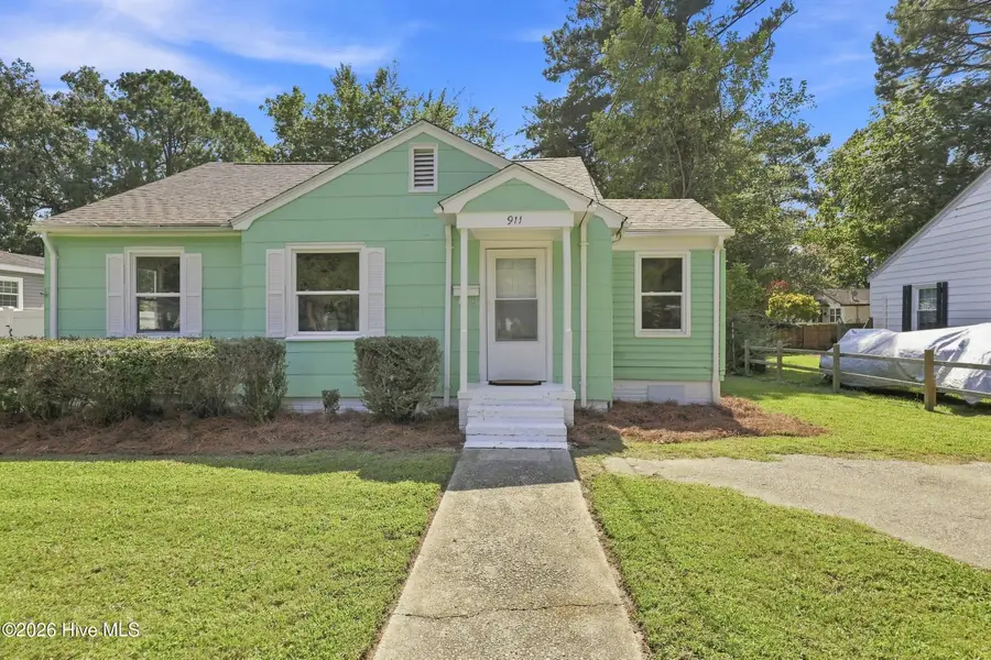 911 Bartlett Avenue, Elizabeth City, NC 27909 - #3