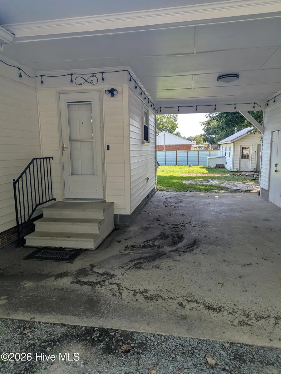 900 E Nicholson Street, Clinton, NC 28328 - #3