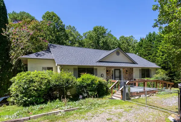 11 Turkey Trail, Warne, NC 28909
