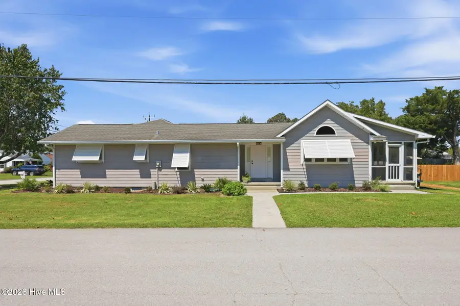 602 W Broad Street, Swansboro, NC 28584 - #3