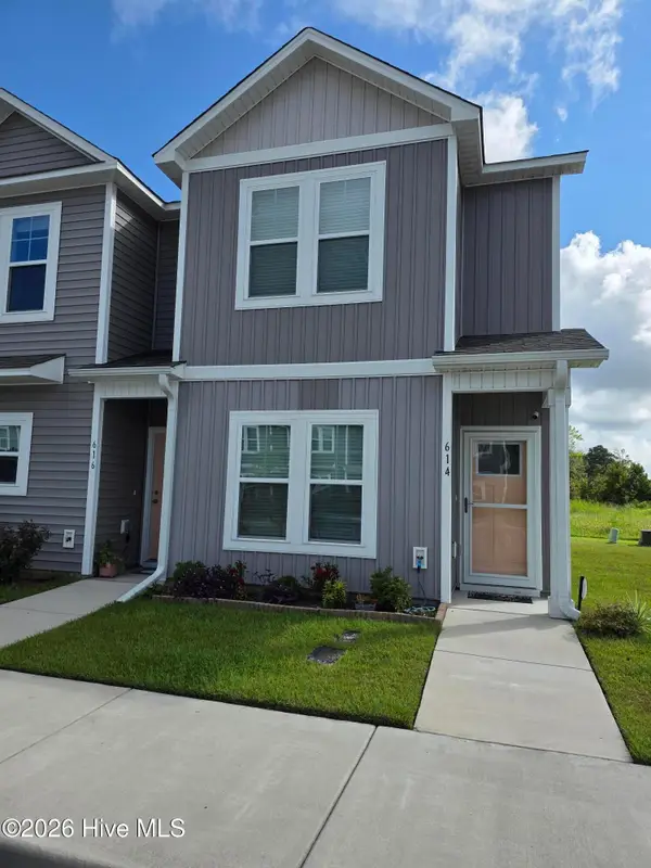 614 Jacks Crossing Drive, Hubert, NC 28539