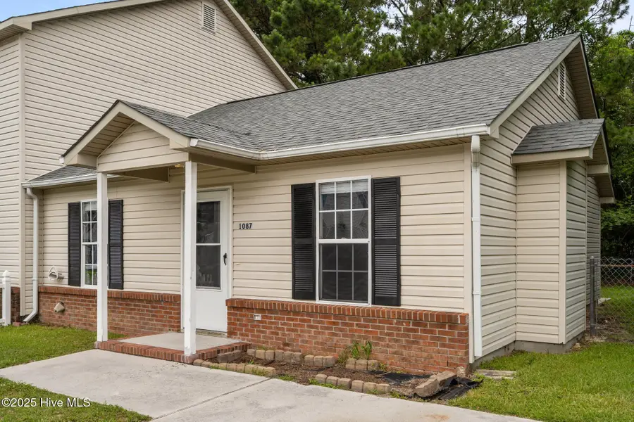 1087 W Pueblo Drive, Jacksonville, NC 28546 - #2