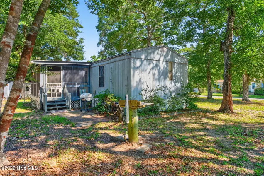 1649 Woodview Circle Sw, Ocean Isle Beach, NC 28469 - #2