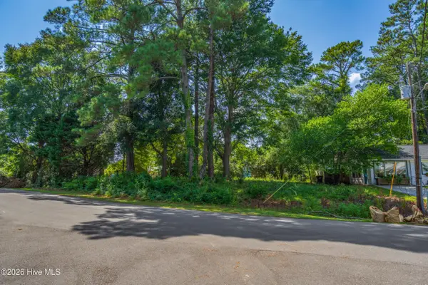 1038 Fayetteville Avenue Sw, Calabash, NC 28467