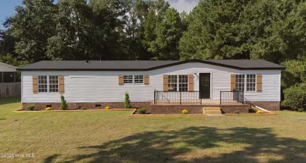 3163 Mobleys Bridge Road, Grimesland, NC 27837
