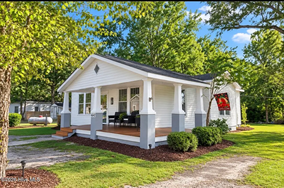 4642 1st Street, Grimesland, NC 27837 - #1