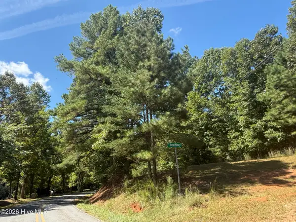 - Angel Wings Drive, Murphy, NC 28906