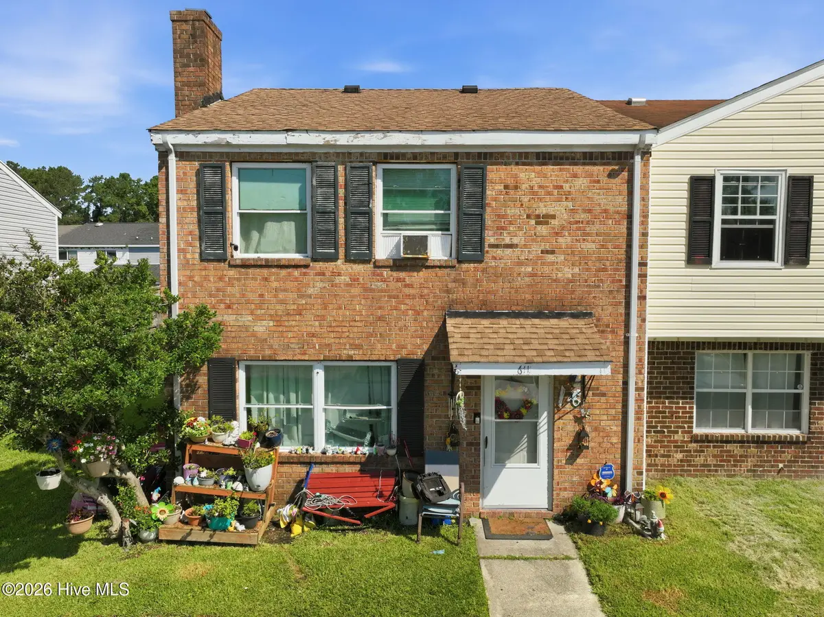 611 Myrtlewood Circle, Jacksonville, NC 28546 - #1