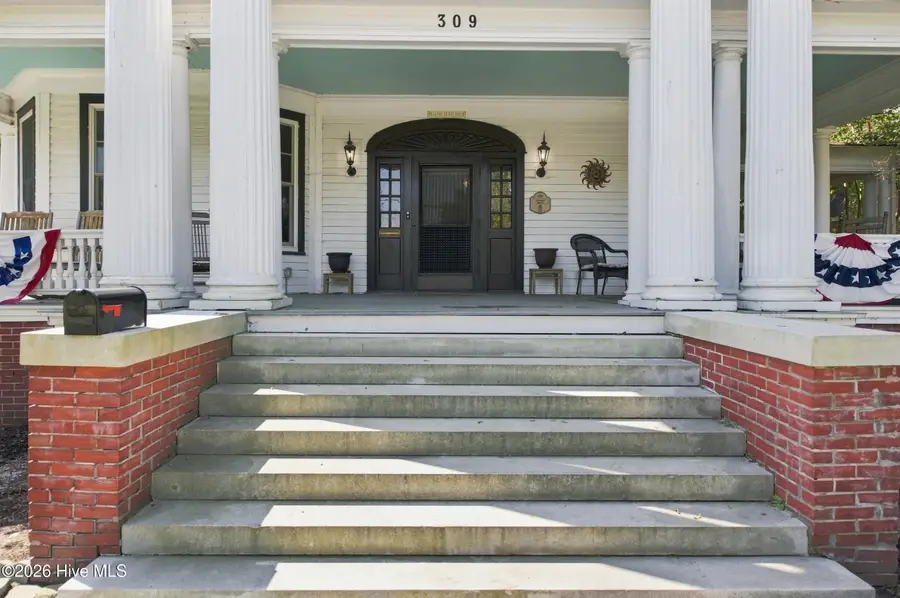 309 W Main Street, Elizabeth City, NC 27909 - #3
