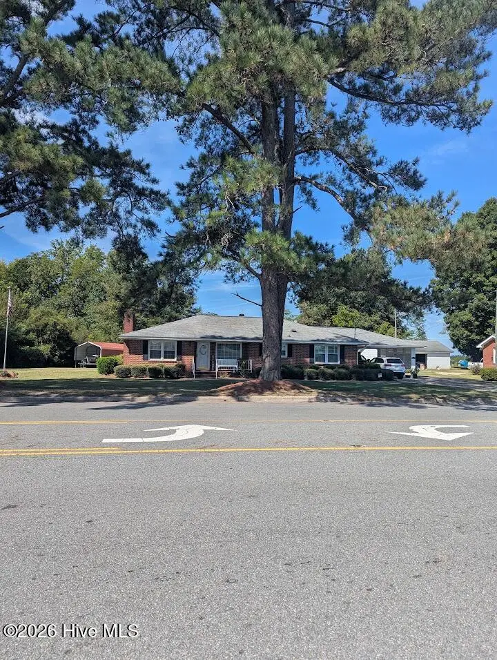 411 Main Street, Newton Grove, NC 28366 - #2