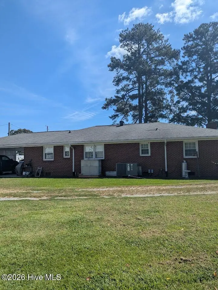 411 Main Street, Newton Grove, NC 28366 - #3
