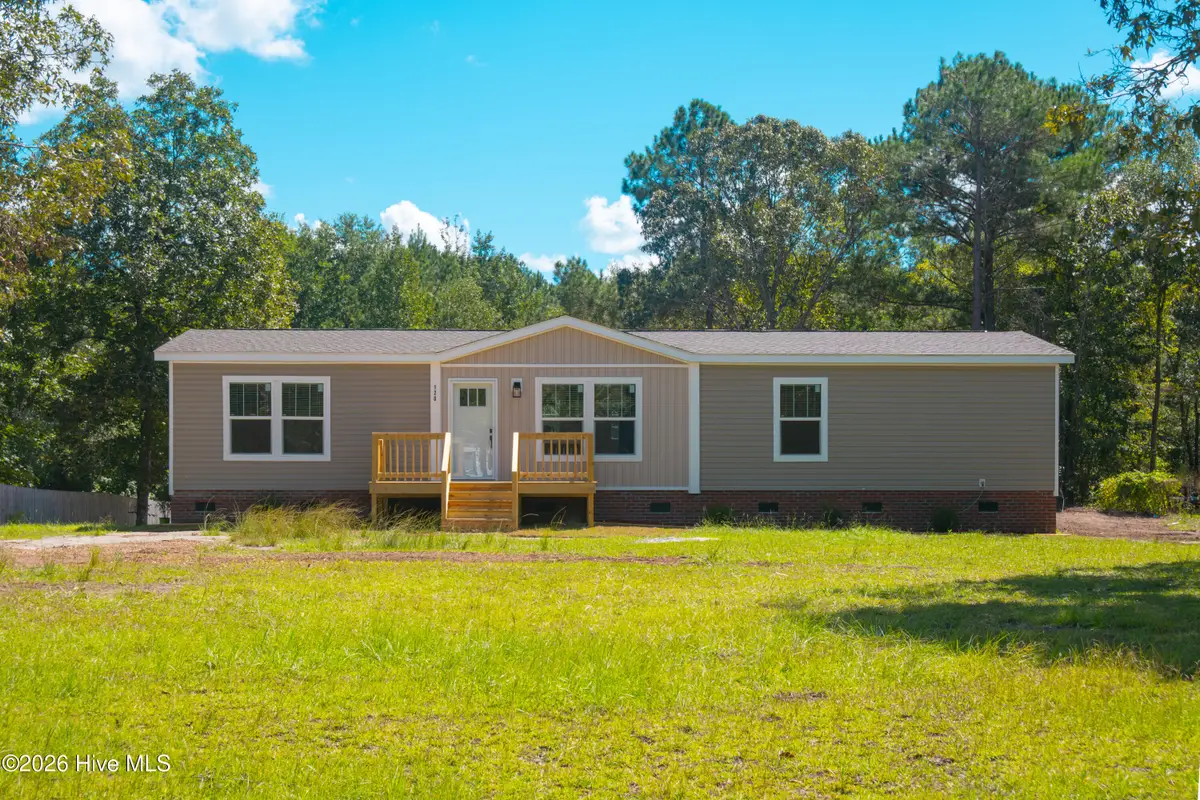 120 Edgewater Lane, Richlands, NC 28574 - #1