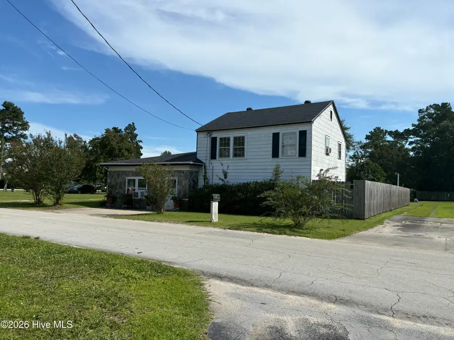 2100 S Lakeview Drive, Newport, NC 28570 - #2