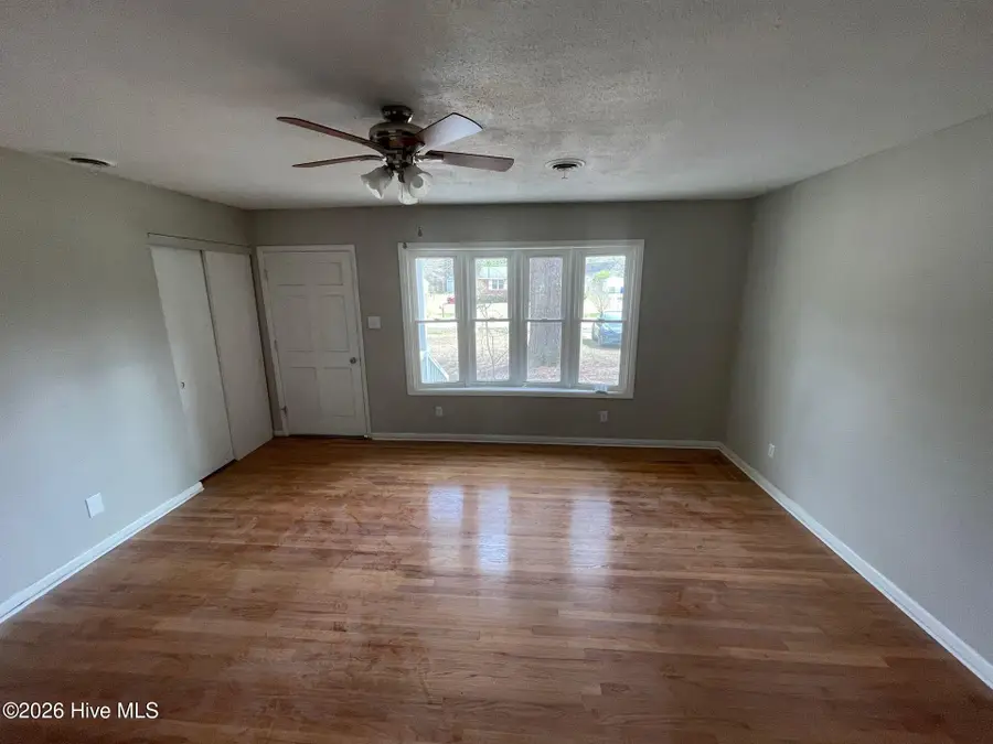 614 E Cockrell Street, Nashville, NC 27856 - #2