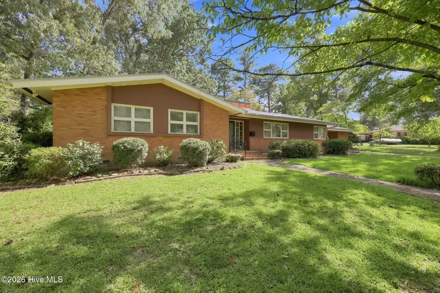 402 E Vance Street, Williamston, NC 27892 - #3