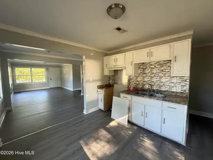 1201 Sycamore Road, Kinston, NC 28501 - #2