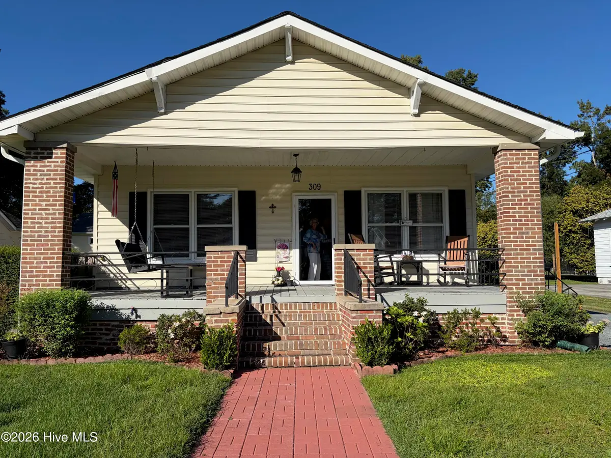 309 S Wright Street, Burgaw, NC 28425 - #1