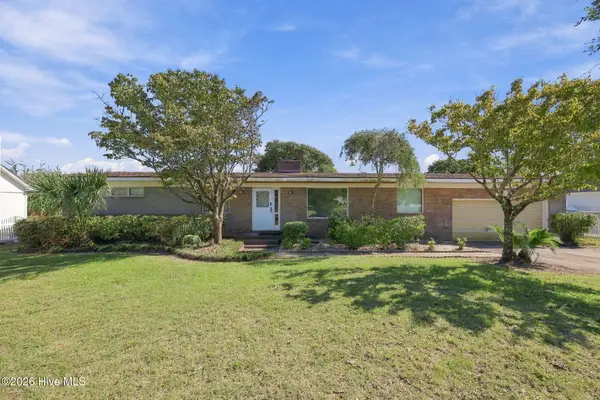 563 Neptune Drive, Cape Carteret, NC 28584