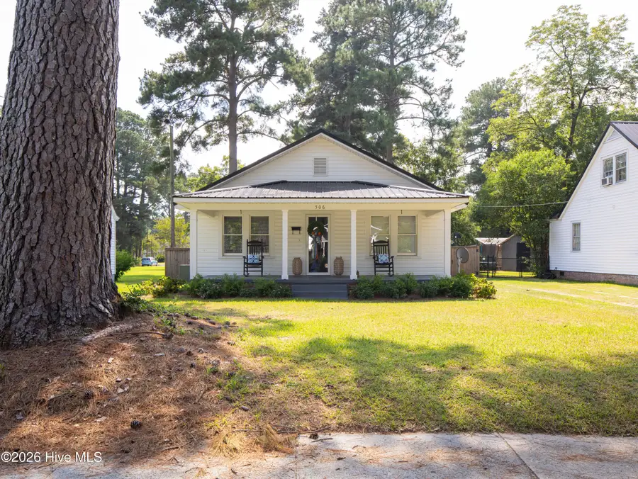 506 W Cutchin Street, Clinton, NC 28328 - #3