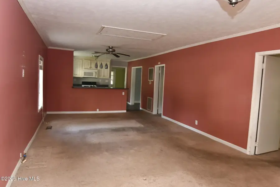 114 S Gillespie Street, Elizabethtown, NC 28337 - #3