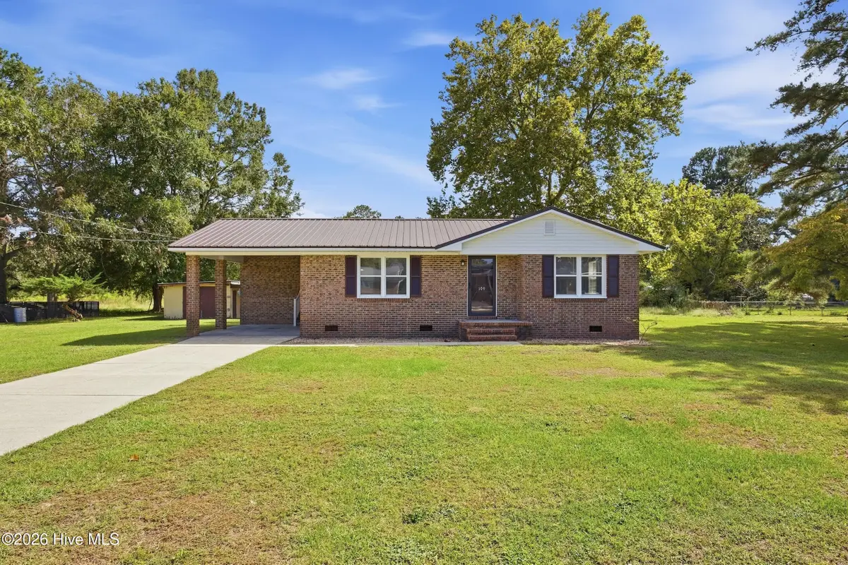 109 E Walnut Street, Bladenboro, NC 28320 - #1