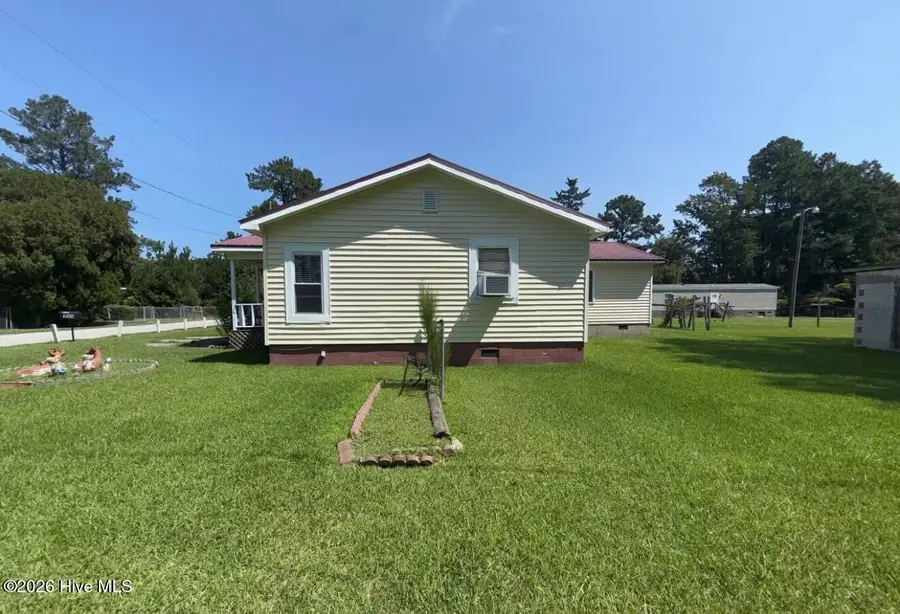 135 Larry Avenue, Pollocksville, NC 28573 - #2